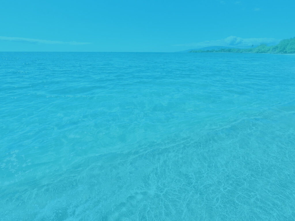 穏やかな青い海の背景イメージ